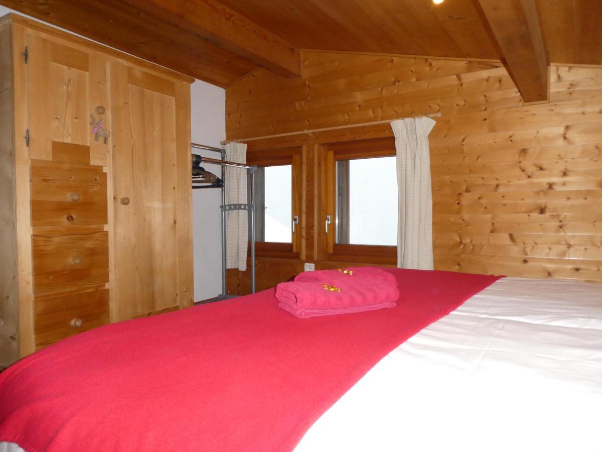 Central Hostel Шатель Экстерьер фото