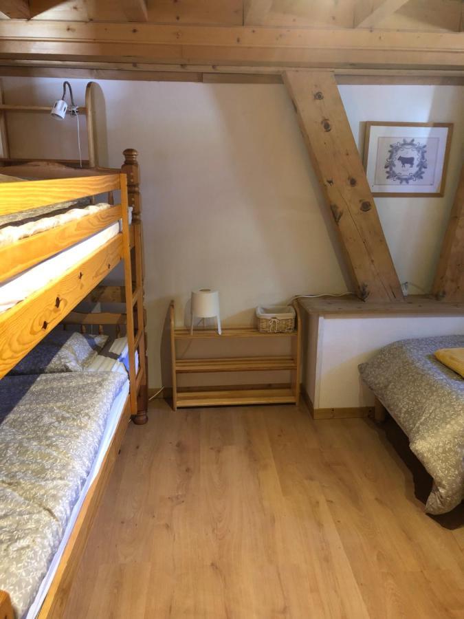 Central Hostel Шатель Экстерьер фото