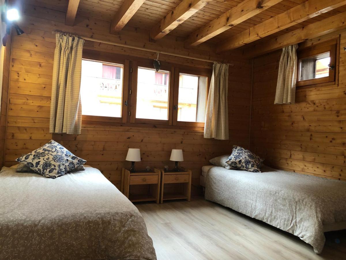 Central Hostel Шатель Экстерьер фото