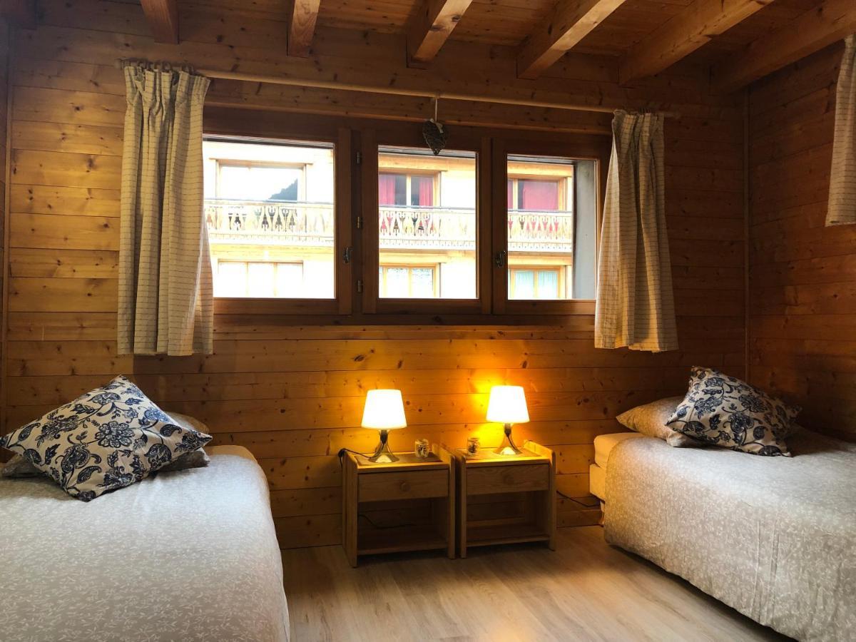 Central Hostel Шатель Экстерьер фото