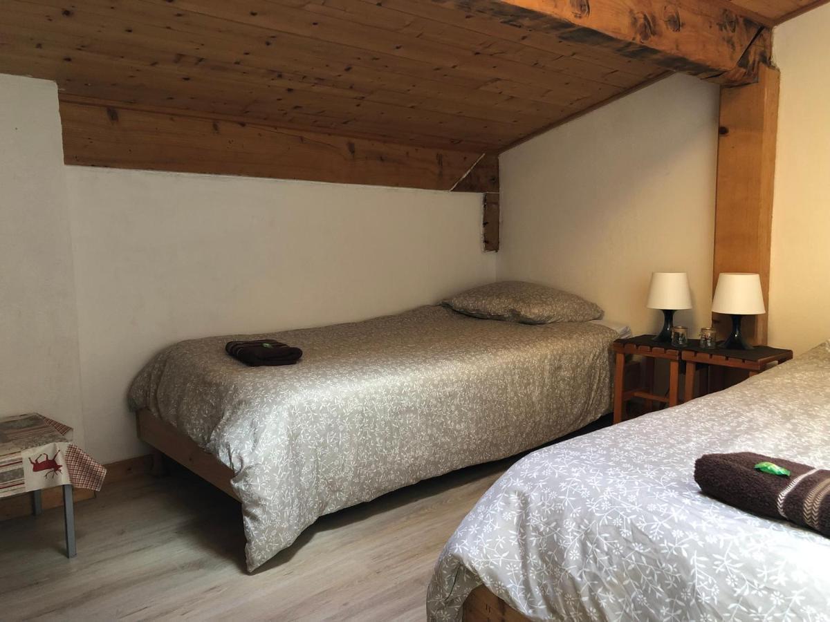 Central Hostel Шатель Экстерьер фото