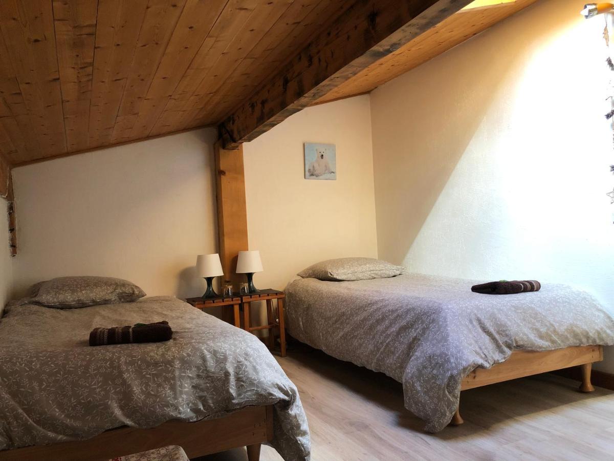 Central Hostel Шатель Экстерьер фото