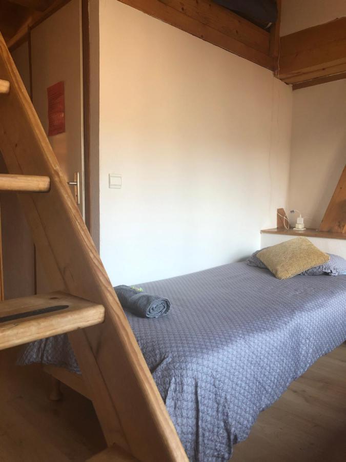 Central Hostel Шатель Экстерьер фото