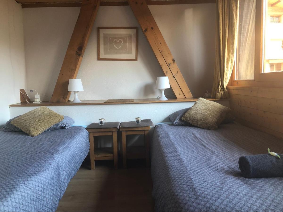 Central Hostel Шатель Экстерьер фото