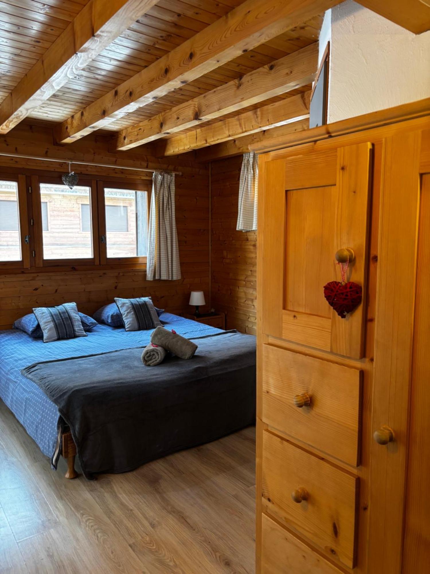 Central Hostel Шатель Экстерьер фото