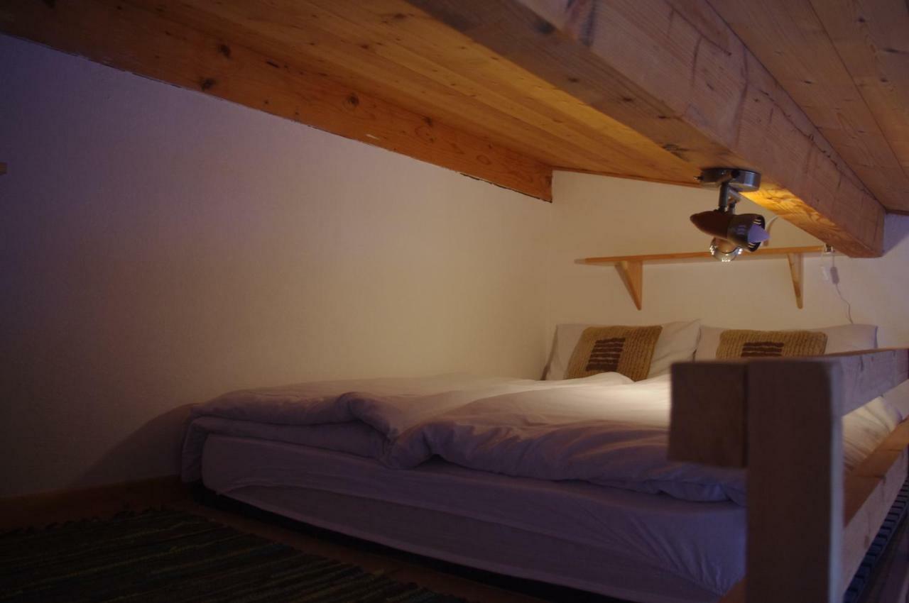 Central Hostel Шатель Экстерьер фото